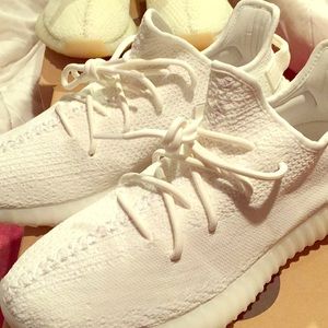 Yeezy 350 v2 CREAM